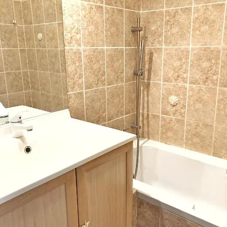 Studio Vue Mer En Centre Ville De Sainte Maxime, Plage 3 Min A Pied 아파트