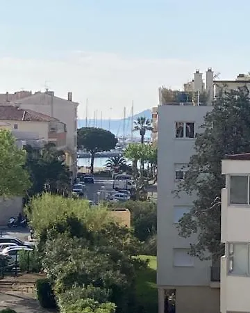 Studio Vue Mer En Centre Ville De Sainte Maxime, Plage 3 Min A Pied 아파트